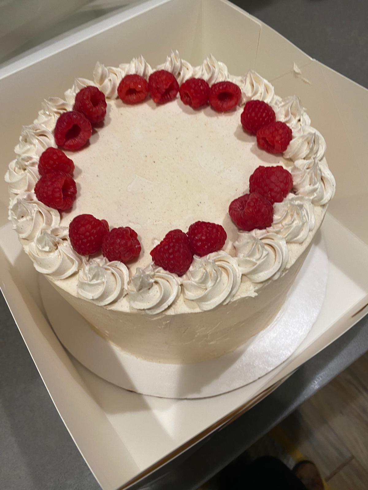 Gateau 8 Inch 8 inch vanilla cake - 4 layer – enci sweets